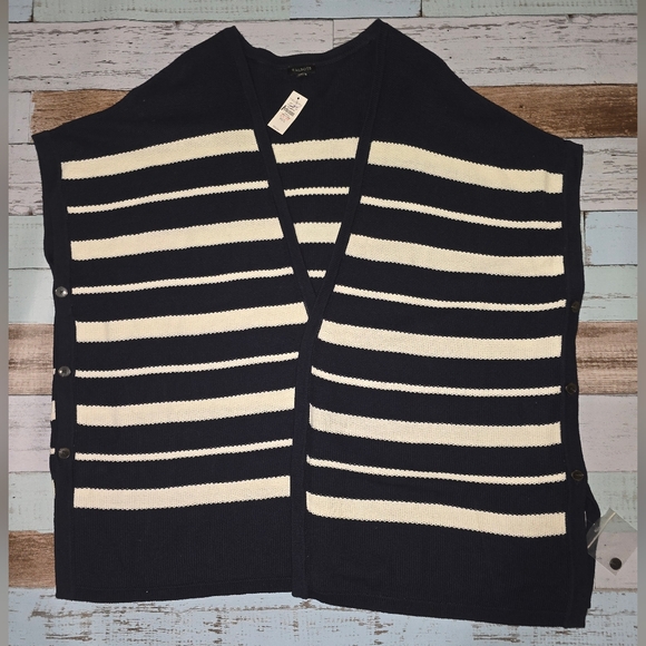 Talbots NWT Loose Fit, Knitted Sweater Vest - Picture 6 of 7